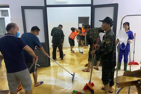 Bộ Tư lệnh Quân khu 5 yêu cầu cán bộ, chiến sĩ nhanh chóng giúp người dân khắc phục hậu quả lũ lụt, ổn định cuộc sống