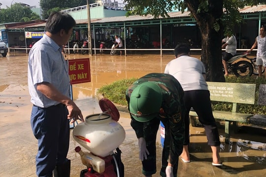 Hỗ trợ xử lý môi trường, phòng chống dịch bệnh sau lũ