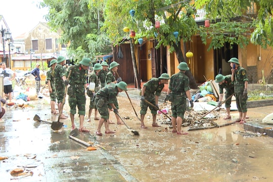 Huy động lực lượng dọn sạch môi trường, sớm đón du khách trở lại phố cổ Hội An