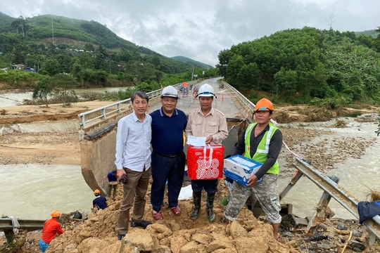 Nỗ lực khắc phục sạt lở, thông các tuyến giao thông