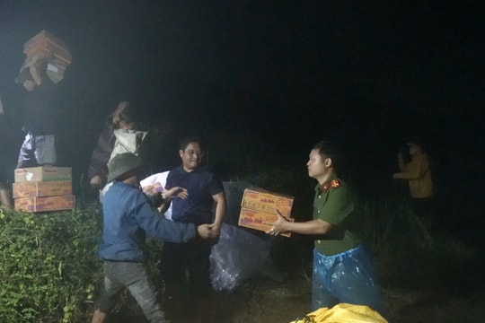 Đà Nẵng: Các đơn vị, sở, ngành tiếp tục hỗ trợ người dân vùng lũ