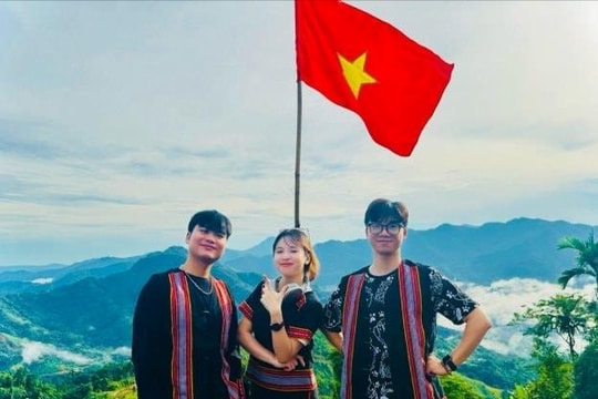 Sự chuyển mình nơi non cao Tăk Pổ