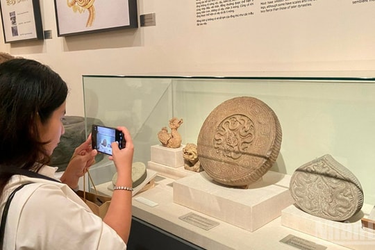 Vietnam opens first-ever night-time museum experience