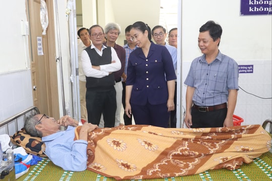 Lãnh đạo thành phố kiểm tra công tác khắc phục sau mưa lũ tại các cơ sở y tế, công trình giao thông