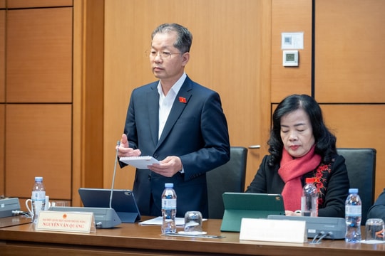 Đại biểu Quốc hội thành phố Đà Nẵng thảo luận các dự án luật liên quan đến tài chính