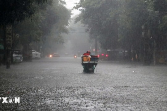 Bão Kalmaegi tăng cấp, hướng về khu vực giữa Biển Đông