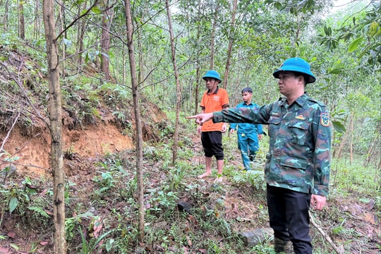 Xuất hiện vết nứt dài hơn 100m, xã La Dêê ban hành thông báo khẩn