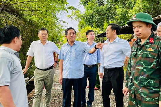 Lãnh đạo UBND thành phố Đà Nẵng kiểm tra khắc phục hậu quả mưa lũ và ứng phó bão số 13