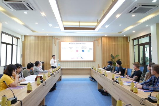 Khai giảng các khóa đào tạo tiếng Việt cho người nước ngoài