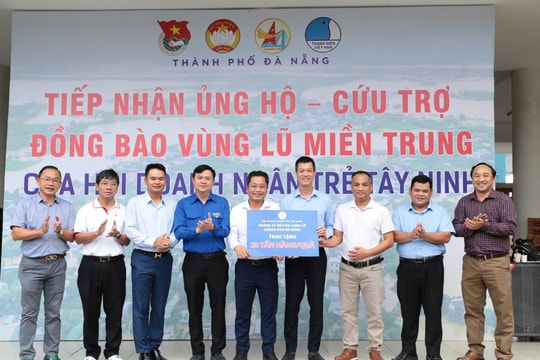 Hội Doanh nhân trẻ thành phố Đà Nẵng tiếp nhận 20 tấn hàng hỗ trợ người dân vùng lũ
