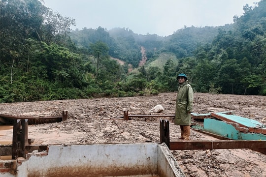 Bước qua hoang tàn