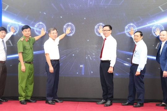 Mít tinh hưởng ứng ngày Pháp luật Việt Nam