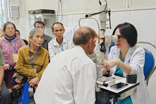 SAP-VN tài trợ phẫu thuật thay thủy tinh thể cho người cao tuổi có hoàn cảnh khó khăn