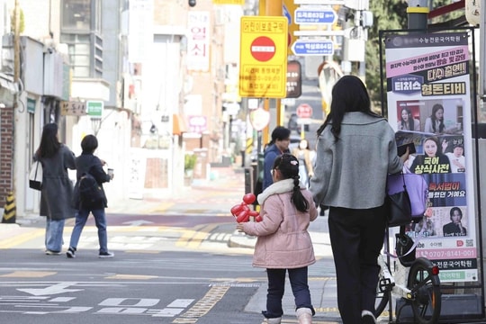 Hàn Quốc xem xét hạn chế dạy tiếng Anh sớm cho trẻ mẫu giáo