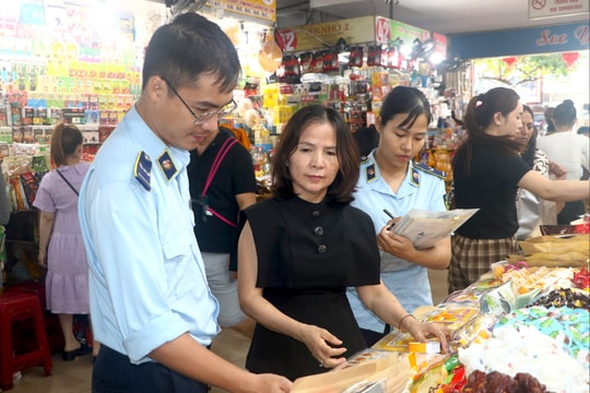 Tăng cường kiểm tra, xử lý bình ổn giá tại các chợ