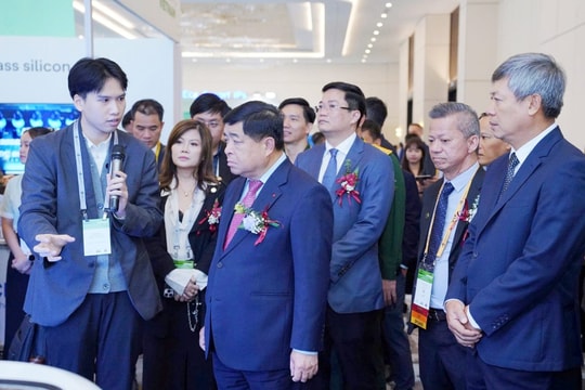 Giới thiệu nhiều sản phẩm tiêu biểu của Đà Nẵng tại Triển lãm ngành công nghiệp bán dẫn Việt Nam 2025