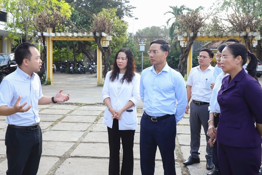 Chủ tịch UBND thành phố Phạm Đức Ấn kiểm tra các di tích tại phố cổ Hội An