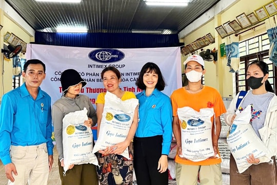 Sẻ chia với người lao động