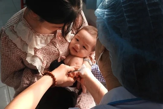 Triển khai nghiêm túc, hiệu quả công tác tiêm chủng mở rộng trên địa bàn Đà Nẵng