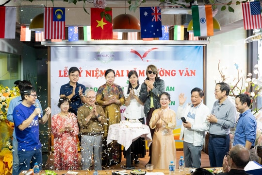 Đường Văn - sân chơi văn học mới