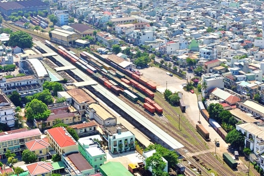 Ngành đường sắt mở rộng phạm vi vận chuyển miễn phí hàng hóa cứu trợ