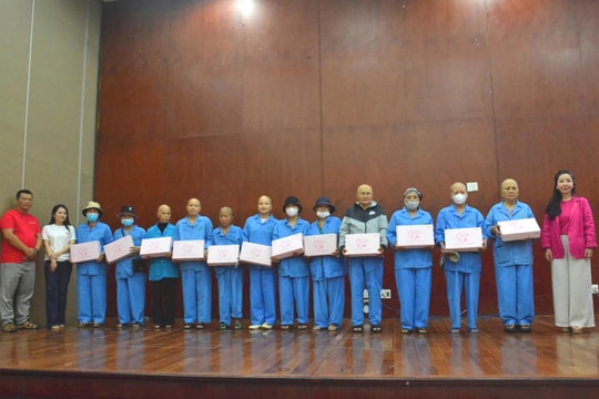 Đồng hành bệnh nhân ung thư vú qua chương trình sinh hoạt định kỳ