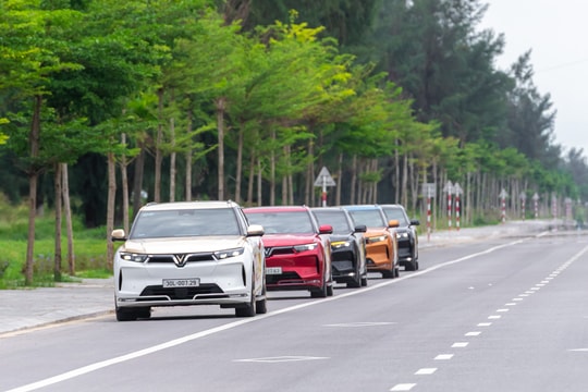 Vinfast lập thêm kỷ lục mới - bàn giao hơn 20.000 ô tô trong tháng 10/2025