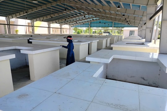 Cam kết sớm bàn giao chợ Chiên Đàn