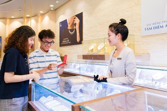 Giá vàng hôm nay 13/11: Bảng giá vàng SJC, vàng nhẫn và thế giới