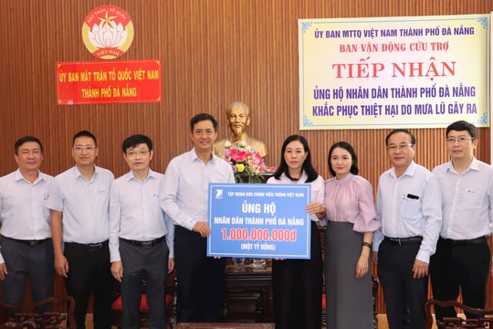 Ủy ban MTTQ Việt Nam thành phố tiếp nhận 2 tỷ đồng hỗ trợ đồng bào bị lũ lụt