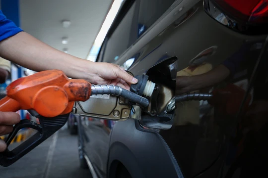 Giá xăng dầu ngày 14/11 đồng loạt tăng trở lại