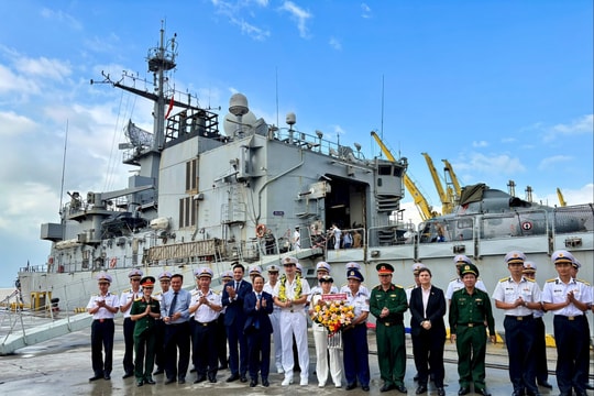 French navy ship arrives in Da Nang