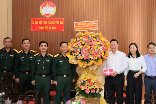 Bộ Chỉ huy Quân sự thăm Ủy ban MTTQ Việt Nam thành phố nhân kỷ niệm 95 năm ngày truyền thống