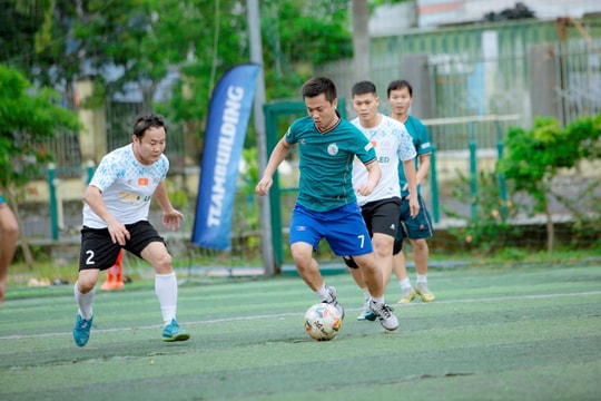 Tổ chức giải bóng đá gây quỹ ủng hộ người dân vùng thiên tai