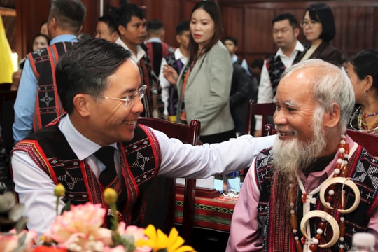 Chủ tịch UBND thành phố Đà Nẵng Phạm Đức Ấn: Thôn Ta Lang luôn là phần máu thịt không thể tách rời của thành phố Đà Nẵng