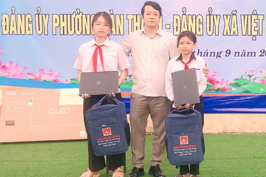 Đồng hành cùng học trò vùng cao