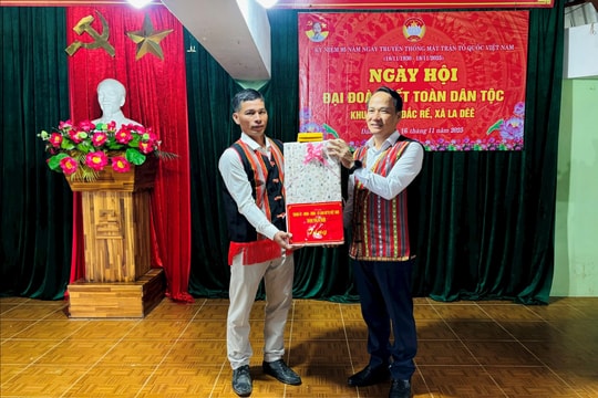 Lãnh đạo thành phố Đà Nẵng dự Ngày hội Đại đoàn kết tại các khu dân cư