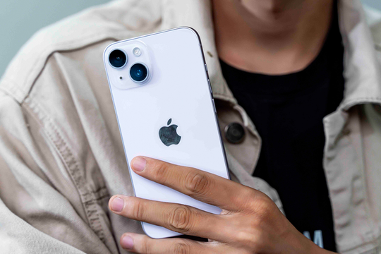 Lựa chọn giữa iPhone 14 và iPhone 14 cũ