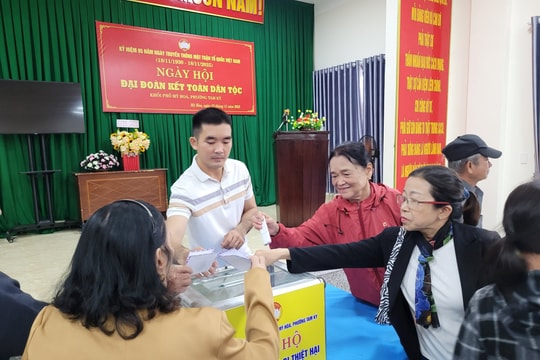 Cùng nhau vượt qua khó khăn