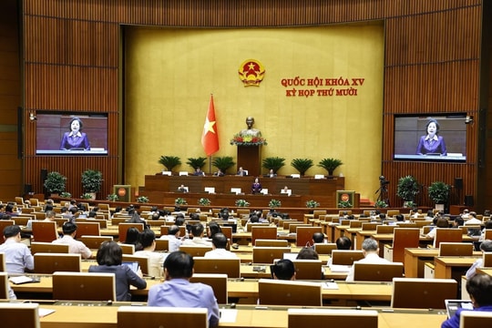 Ngày 17/11, Quốc hội thảo luận về dự thảo Nghị quyết 71 và Nghị quyết 72 của Bộ Chính trị