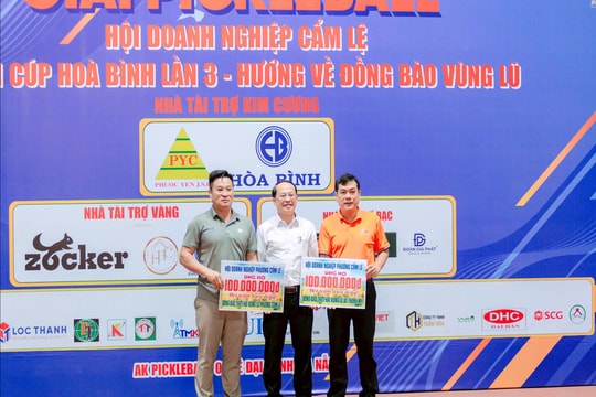 Doanh nghiệp hướng về người dân vùng lũ