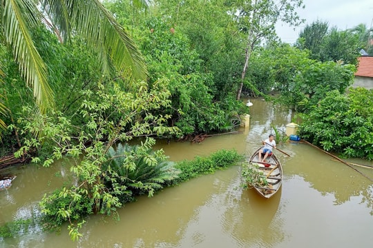 Làng tôi bên bến sông