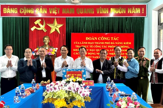 Phó Bí thư Thường trực Thành ủy Nguyễn Đình Vĩnh làm việc với Đảng ủy xã La Dêê