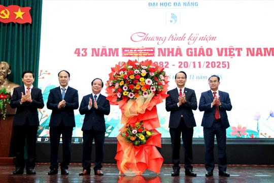 Lãnh đạo thành phố Đà Nẵng thăm, chúc mừng ngày Nhà giáo Việt Nam 20/11