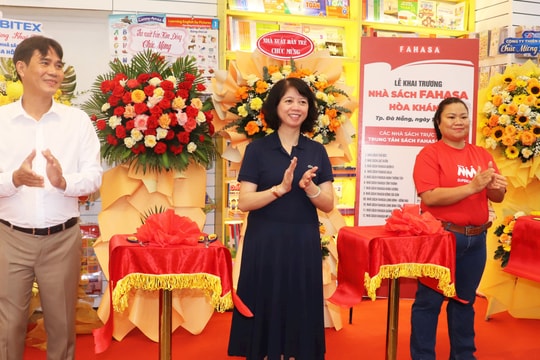 Khai trương nhà sách FAHASA Hòa Khánh