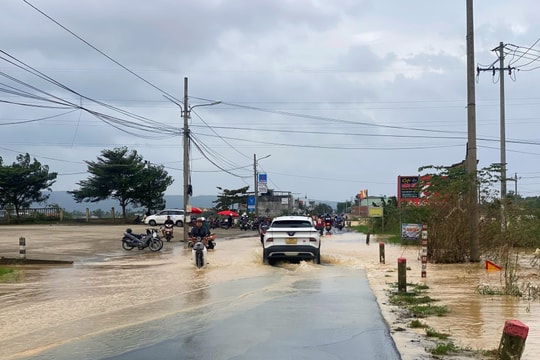 Đà Nẵng triển khai khẩn cấp các biện pháp ứng phó mưa lớn, lũ lên nhanh