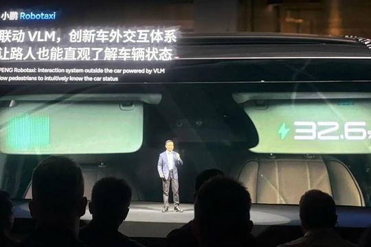 Xpeng thách thức Tesla: Ra mắt taxi tự lái và robot hình người