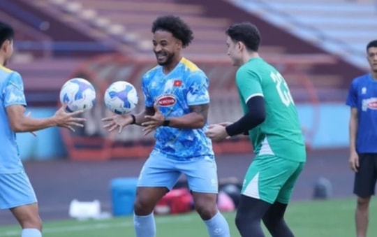 Tuyển Lào lên kế hoạch phong tỏa Nguyễn Xuân Son ở vòng loại Asian Cup