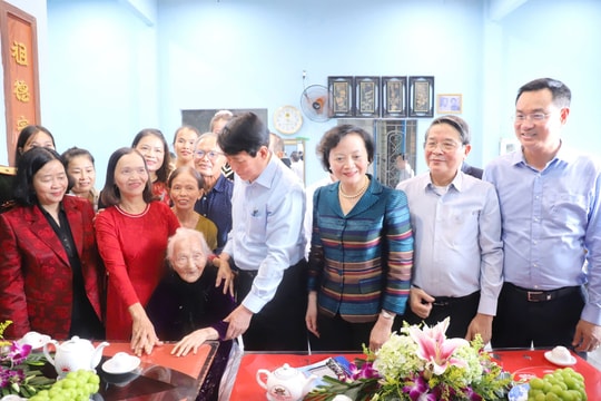 Chủ tịch nước Lương Cường dâng hương Nhà tưởng niệm Tổng đốc Hoàng Diệu, thăm Bà mẹ Việt Nam anh hùng Nguyễn Thị Ngôn