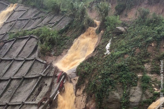Đèo An Khê phong tỏa hoàn toàn: Giao thông tê liệt vì mưa lớn và sạt lở
